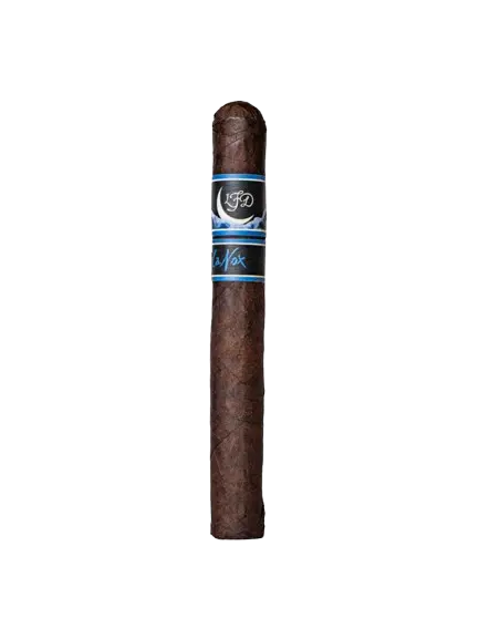 La-Flor-Dominicana-La-Nox-Petits-Web-3-removebg-preview.webp